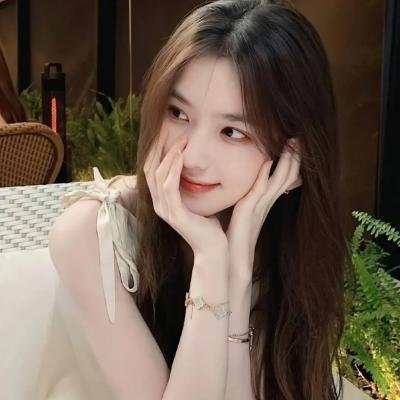 九顶假发的女孩